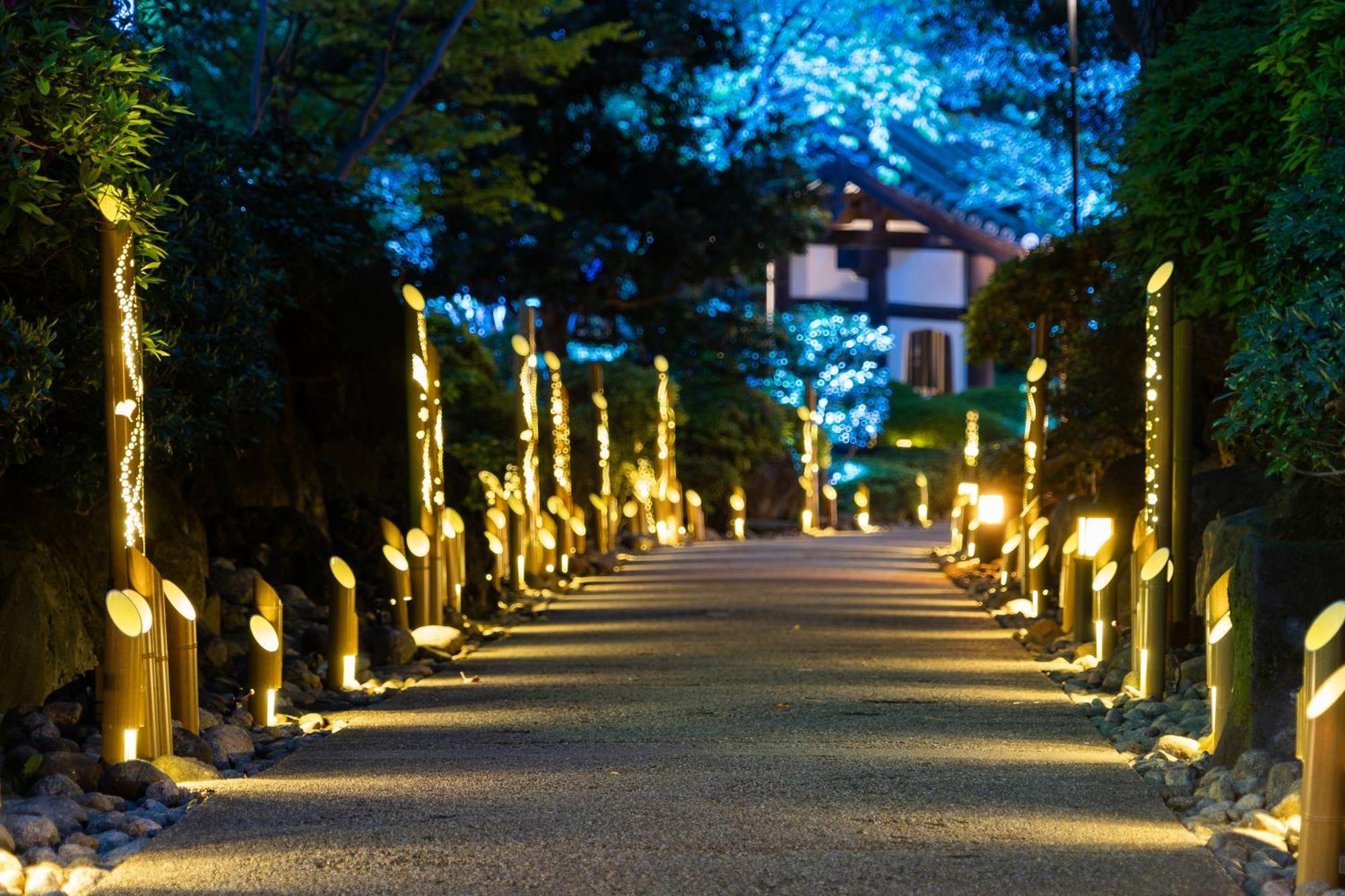 Grand Prince Hotel Takanawa Tokio Exterior foto The illuminated path