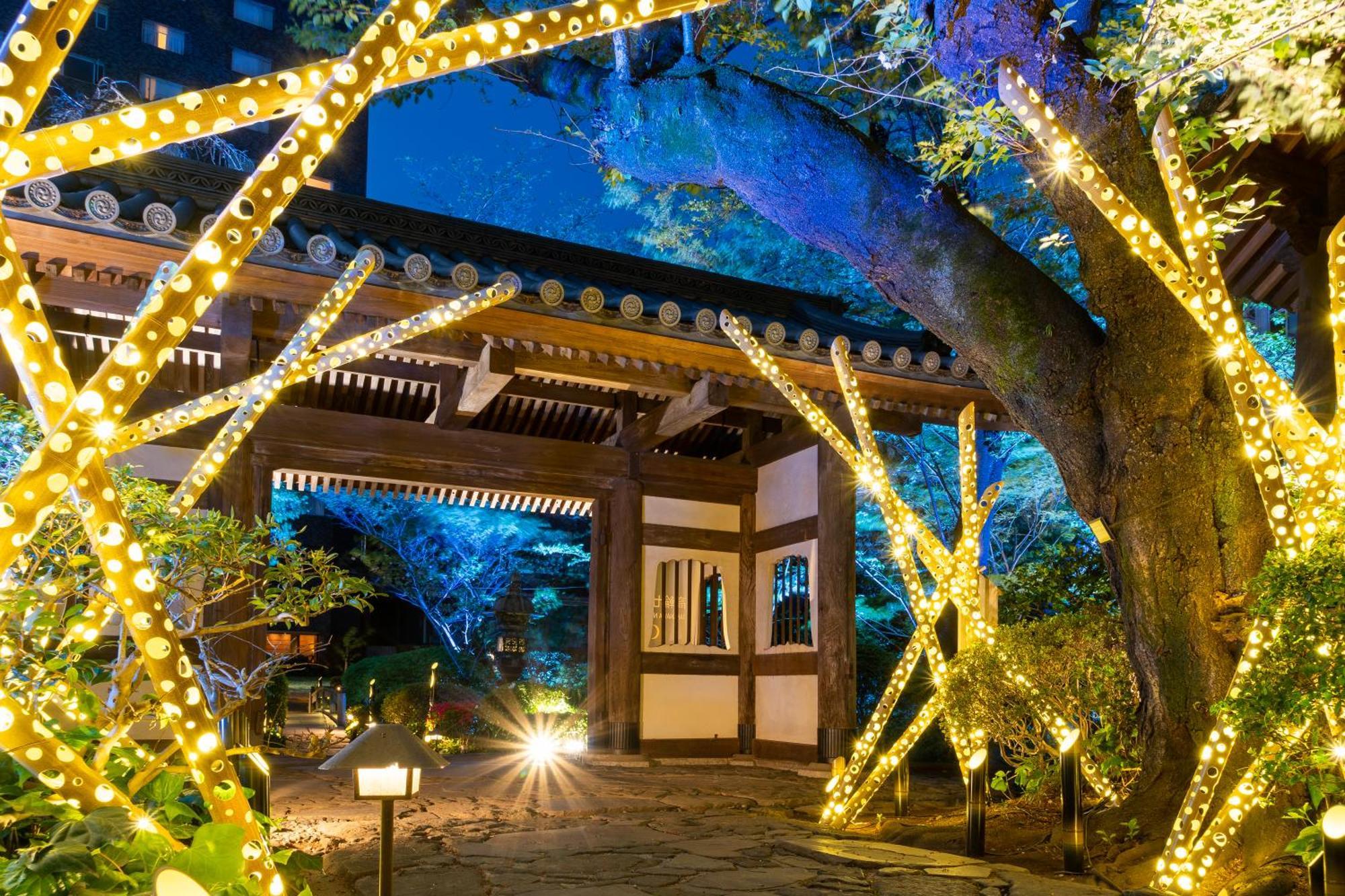 Grand Prince Hotel Takanawa Tokio Exterior foto Illumination of the shrine