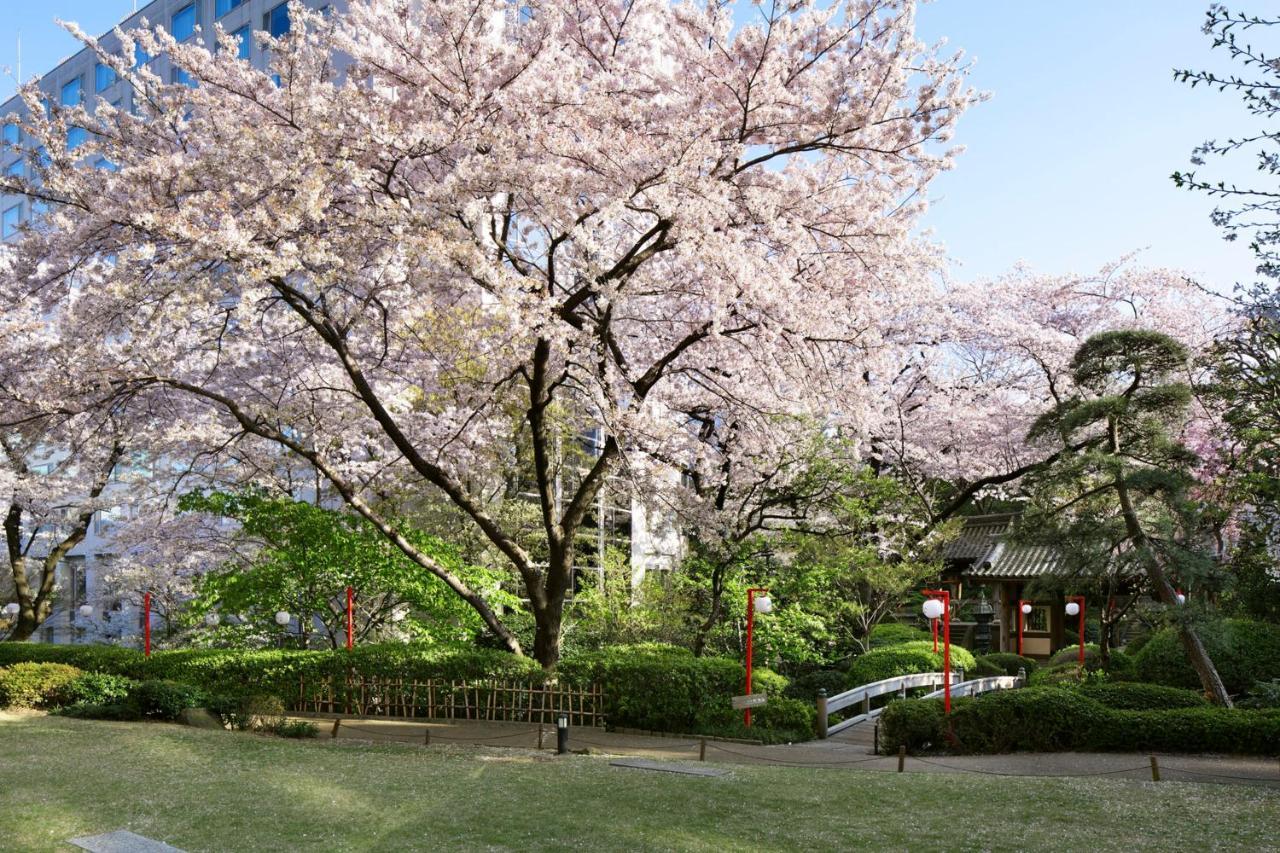 Grand Prince Hotel Takanawa Tokio Exterior foto Sakura at the Japanese garden